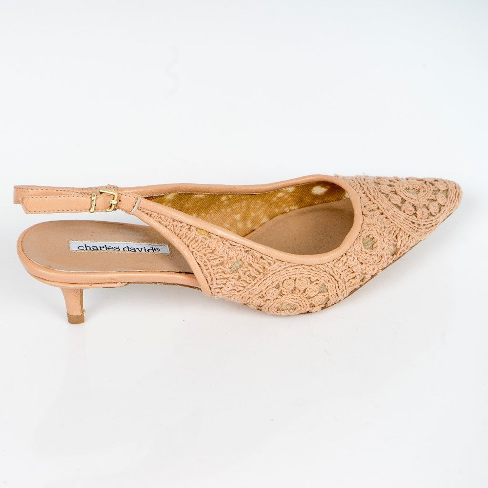 NWT Charles David Macrame  lace pump - 9